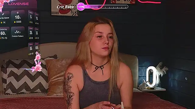 Snapshot of Crystal_Jull chatting on 11-06-25, 04:41 Crystal Jull online show from 11-06-25, 04:41