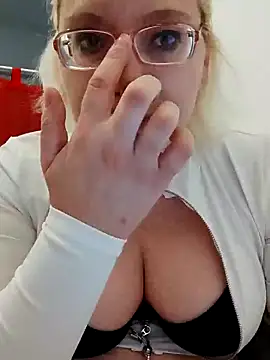 VikaKing online show from 12-05-25, 08:27