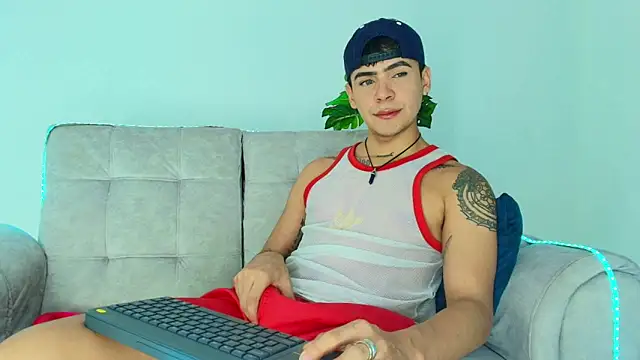 CamiiGuzmanX online show from 09-28-25, 09:31