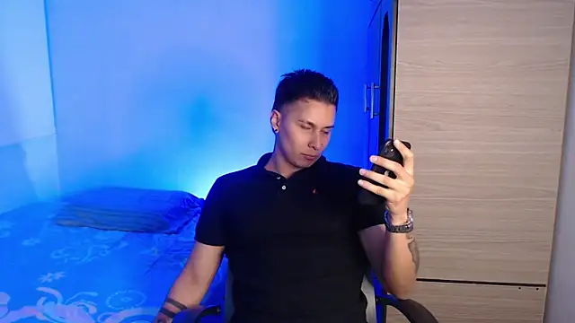 valentinosex1 online show from 01-15-26, 05:38