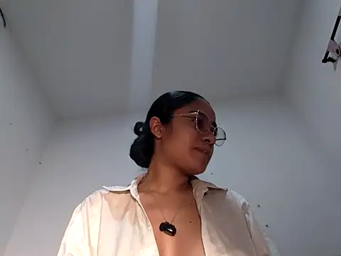 Snapshot of Daislalezma chatting on 11-11-25, 09:26 Daislalezma online show from 11-11-25, 09:26