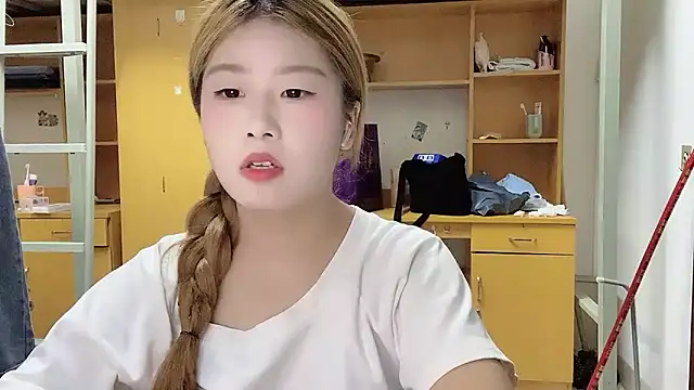 Snapshot of xiaoyan1314 chatting on 09-09-25, 12:15 xiaoyan1314 online show from 09-09-25, 12:15