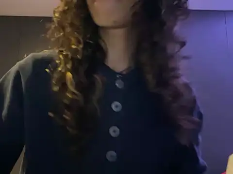 Snapshot of camille_delrey chatting on 10-12-25, 05:39 camille delrey online show from 10-12-25, 05:39