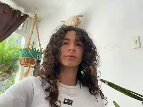 Snapshot of camille_delrey chatting on 10-26-25, 06:03 camille delrey online show from 10-26-25, 06:03