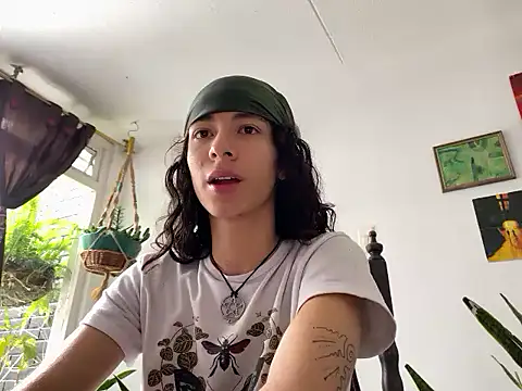 Snapshot of camille_delrey chatting on 11-08-25, 02:39 camille delrey online show from 11-08-25, 02:39