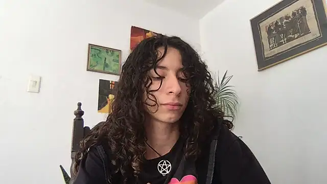 Snapshot of camille_delrey chatting on 11-23-25, 06:08 camille delrey online show from 11-23-25, 06:08