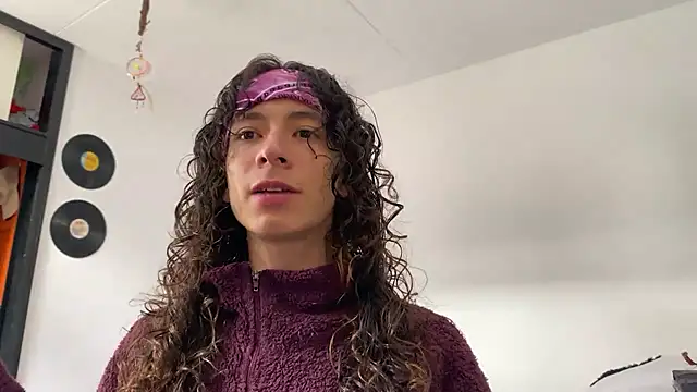 camille delrey online show from 11-26-25, 05:47