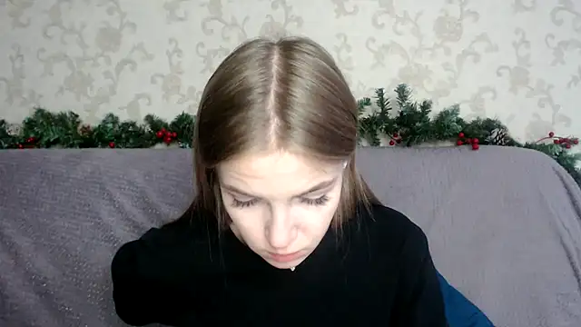 HitGyrl online show from 12-16-25, 04:28