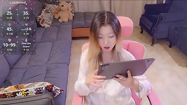 Deserve E online show from 10-15-25, 01:11