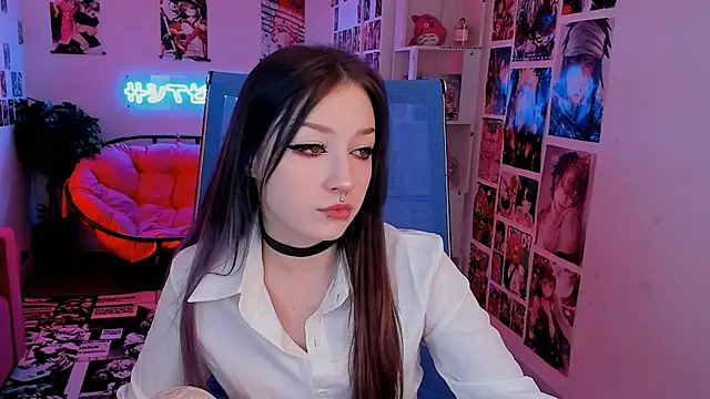 Snapshot of LiliLuna chatting on 09-20-25, 10:05 LiliLuna online show from 09-20-25, 10:05