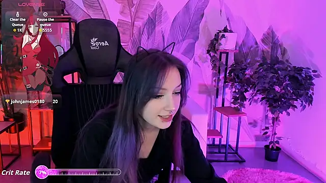 Snapshot of LiliLuna chatting on 10-04-25, 01:20 LiliLuna online show from 10-04-25, 01:20