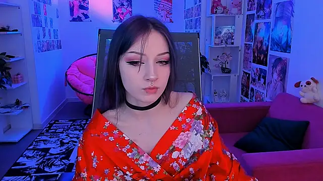 Snapshot of LiliLuna chatting on 10-05-25, 03:54 LiliLuna online show from 10-05-25, 03:54