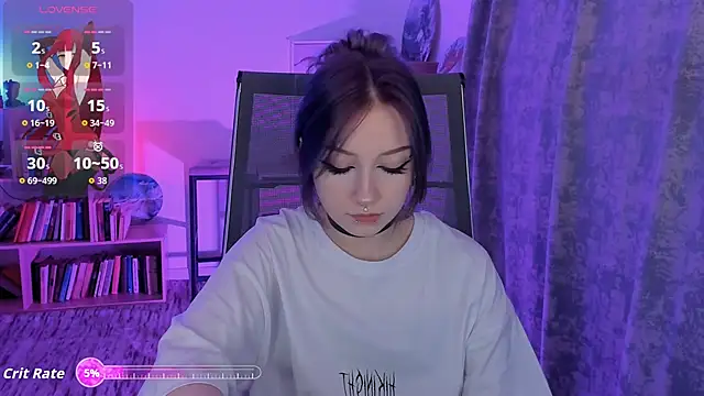 Snapshot of LiliLuna chatting on 10-10-25, 10:47 LiliLuna online show from 10-10-25, 10:47