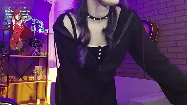 Snapshot of LiliLuna chatting on 12-21-25, 12:56 LiliLuna online show from 12-21-25, 12:56