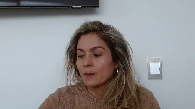 Snapshot of linda-mature43 chatting on 10-11-25, 09:35 linda-mature43 online show from 10-11-25, 09:35