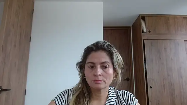 Snapshot of linda-mature43 chatting on 11-20-25, 03:23 linda-mature43 online show from 11-20-25, 03:23