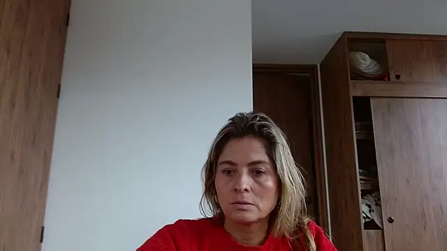 Snapshot of linda-mature43 chatting on 11-25-25, 03:01 linda-mature43 online show from 11-25-25, 03:01