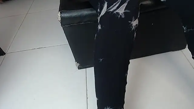 Michellee 20 online show from 10-11-25, 01:42