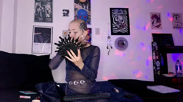 Snapshot of plutonbluemooon333 chatting on 10-09-25, 10:19 plutonbluemooon333 online show from 10-09-25, 10:19