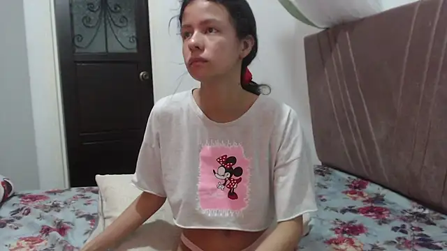 Snapshot of nathaly_jones_ chatting on 02-18-26, 10:11 nathaly jones online show from 02-18-26, 10:11