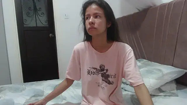 Snapshot of nathaly_jones_ chatting on 03-05-26, 12:23 nathaly jones online show from 03-05-26, 12:23