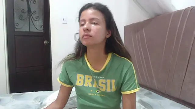 Snapshot of nathaly_jones_ chatting on 04-01-26, 01:41 nathaly jones online show from 04-01-26, 01:41