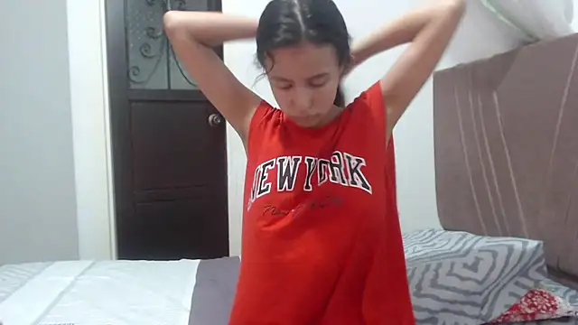 Snapshot of nathaly_jones_ chatting on 04-11-26, 12:20 nathaly jones online show from 04-11-26, 12:20