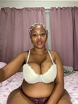 Snapshot of CurvyGod01 chatting on 10-21-25, 06:08 CurvyGod01 online show from 10-21-25, 06:08