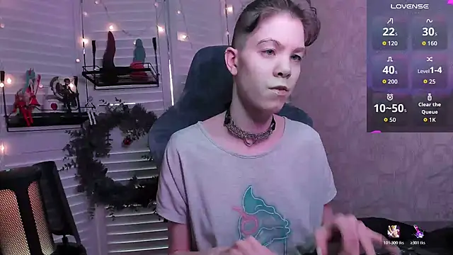 Snapshot of aestheticbeing chatting on 12-14-25, 12:10 aestheticbeing online show from 12-14-25, 12:10