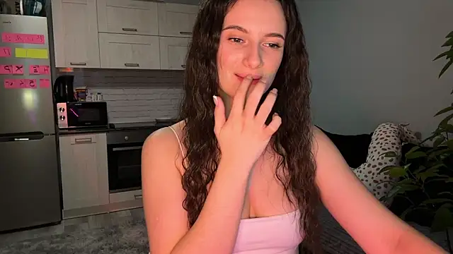 Snapshot of Luna_Raee chatting on 10-24-25, 12:45 Luna Raee online show from 10-24-25, 12:45