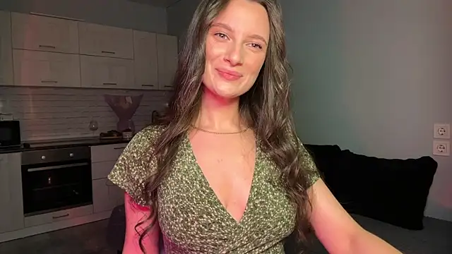 Snapshot of Luna_Raee chatting on 11-11-25, 01:00 Luna Raee online show from 11-11-25, 01:00