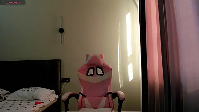 obokozu mai online show from 10-14-25, 04:24