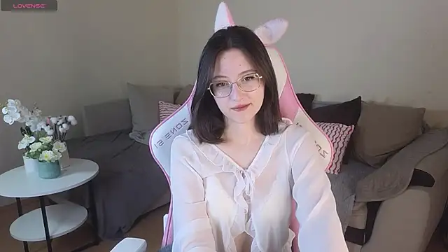 Snapshot of EsmaWonka chatting on 11-13-25, 07:18 EsmaWonka online show from 11-13-25, 07:18