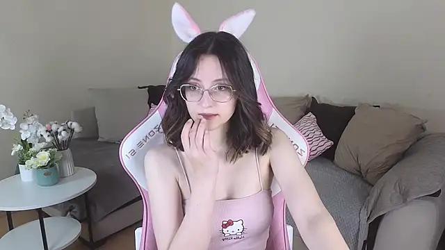 Snapshot of EsmaWonka chatting on 11-19-25, 07:08 EsmaWonka online show from 11-19-25, 07:08