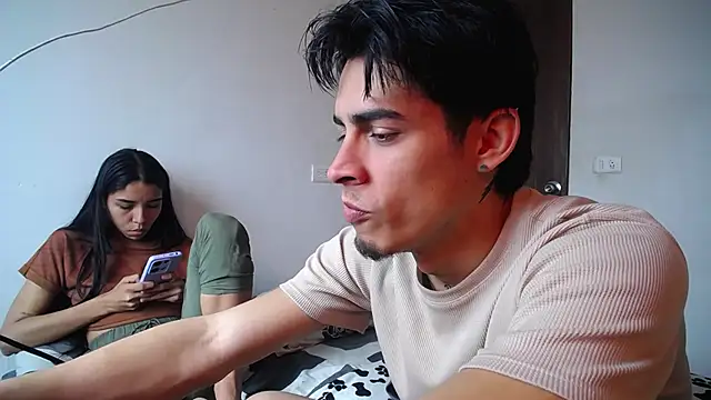 Snapshot of Candy_Grey28 chatting on 10-11-25, 01:42 Candy Grey28 online show from 10-11-25, 01:42