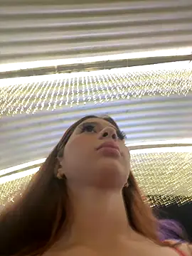 Snapshot of Melody-baby chatting on 11-13-25, 11:14 Melody-baby online show from 11-13-25, 11:14