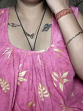 Shiny HOT01 online show from 10-25-25, 05:48