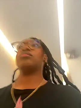 YallianaBrooks online show from 12-02-25, 07:20