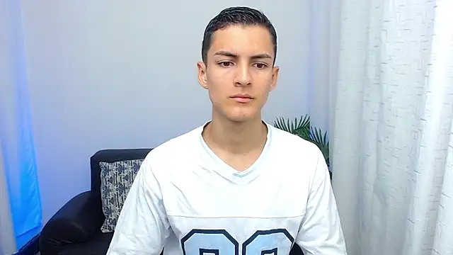 Matiius18 online show from 10-17-25, 01:46