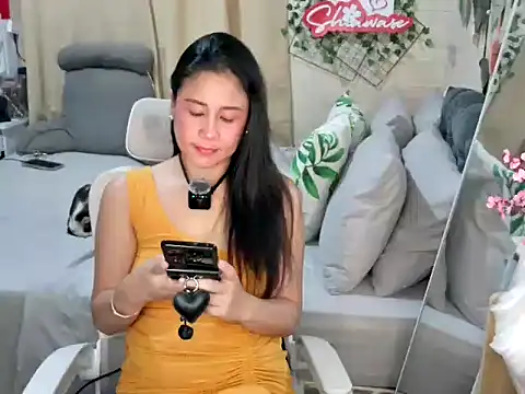 Snapshot of Shiawase1125 chatting on 09-24-25, 08:34 Shiawase1125 online show from 09-24-25, 08:34