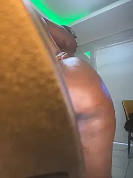 Snapshot of BQueen223 chatting on 10-26-25, 08:48 BQueen223 online show from 10-26-25, 08:48