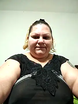 Snapshot of Miasmithr chatting on 09-26-25, 07:34 Miasmithr online show from 09-26-25, 07:34