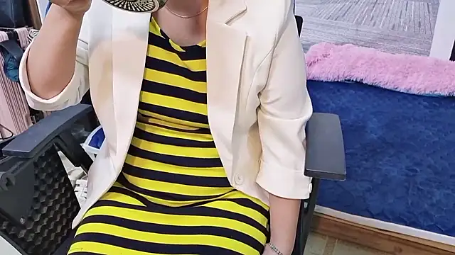 Snapshot of MichiLovely chatting on 11-07-25, 08:25 MichiLovely online show from 11-07-25, 08:25