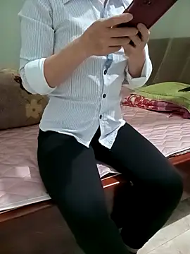 Sweet-Berry89 online show from 11-06-25, 02:01