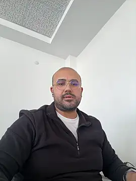 Snapshot of Burak6850 chatting on 11-05-25, 10:37 Burak6850 online show from 11-05-25, 10:37