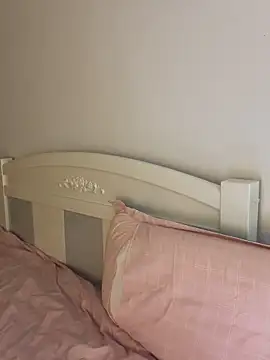 Ella-A9 online show from 10-20-25, 03:12