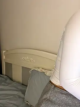 Ella-A9 online show from 10-26-25, 06:08