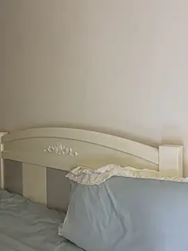 Ella-A9 online show from 10-27-25, 03:49