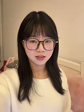 Ella-A9 online show from 01-18-26, 04:22