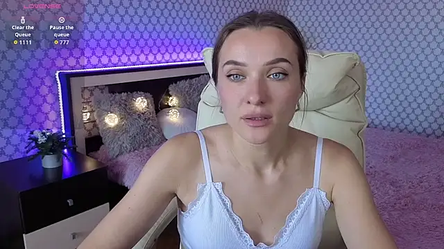 EmmySkyy online show from 09-15-25, 09:20